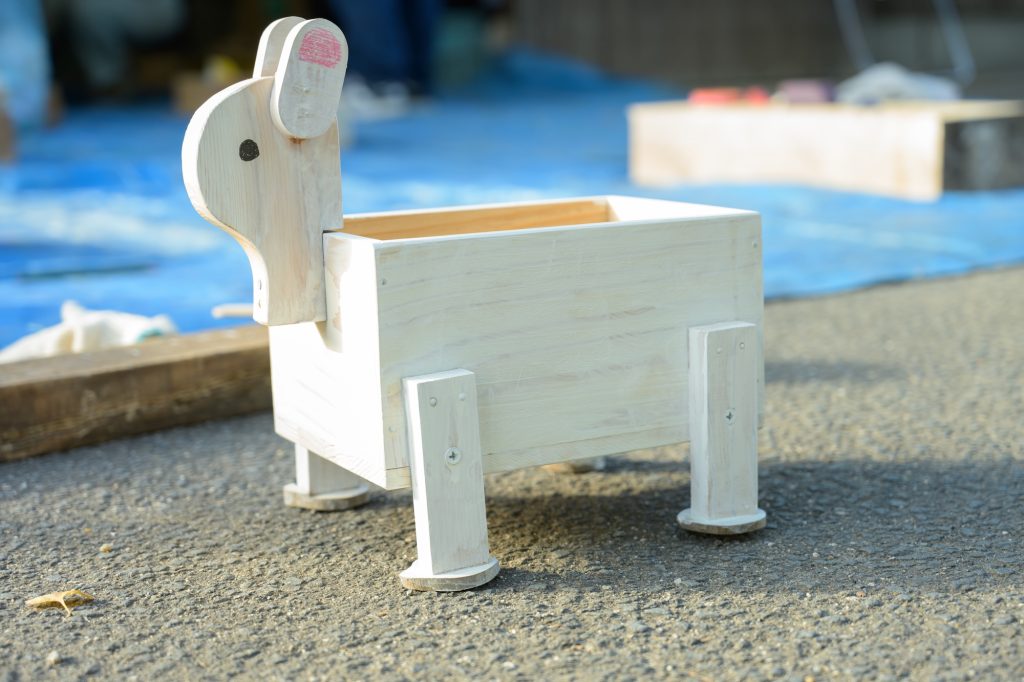 東峰村で木と遊ぼう 子供木工体験 フラワーズ 源流の森づくり